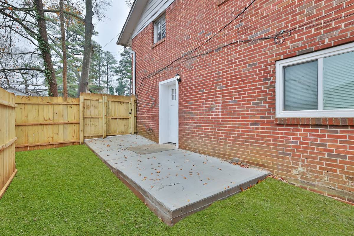House for rent at 40 Candlelight Lane SW, Atlanta, GA 30331
