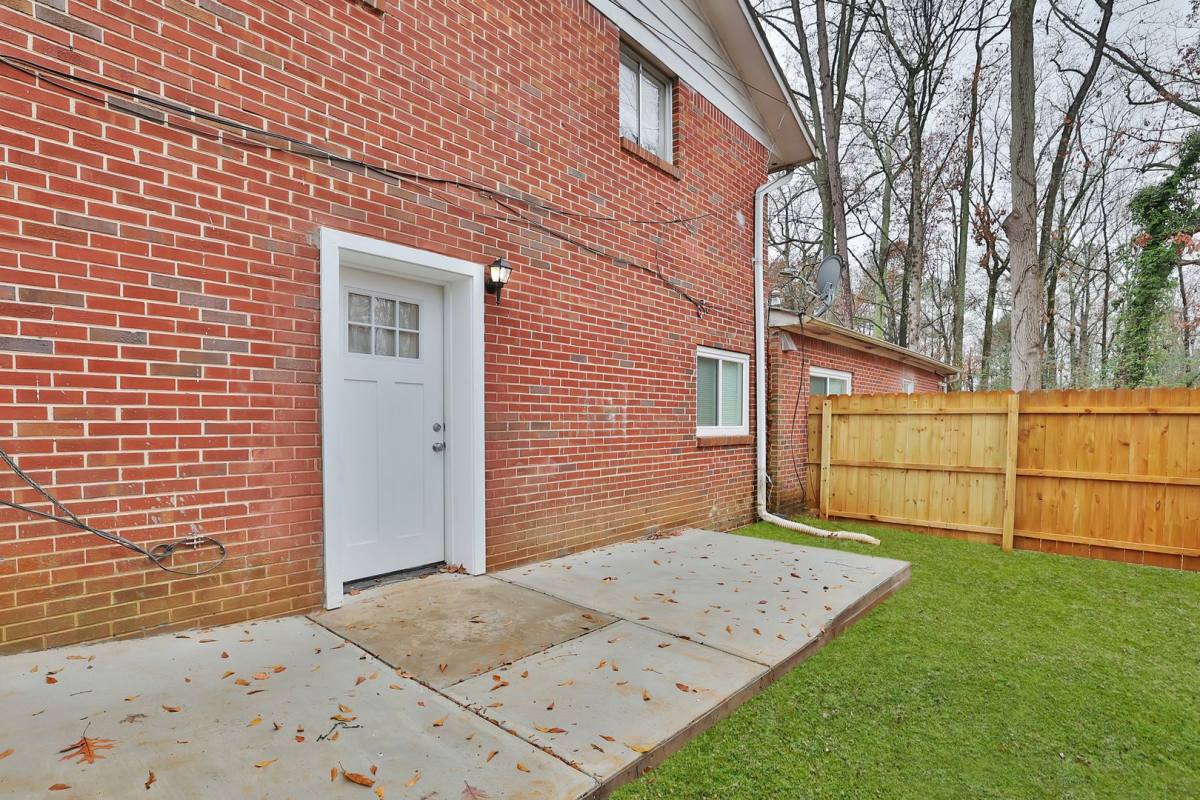 House for rent at 40 Candlelight Lane SW, Atlanta, GA 30331