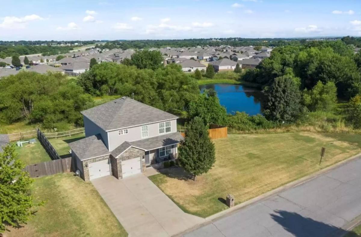 House for rent at 9360 S 256th E Ave, Broken Arrow, OK 74014