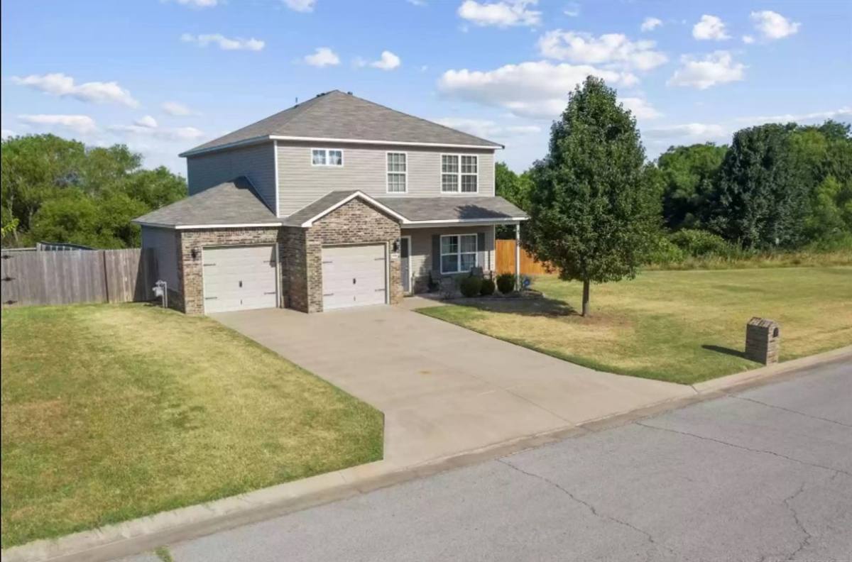 House for rent at 9360 S 256th E Ave, Broken Arrow, OK 74014