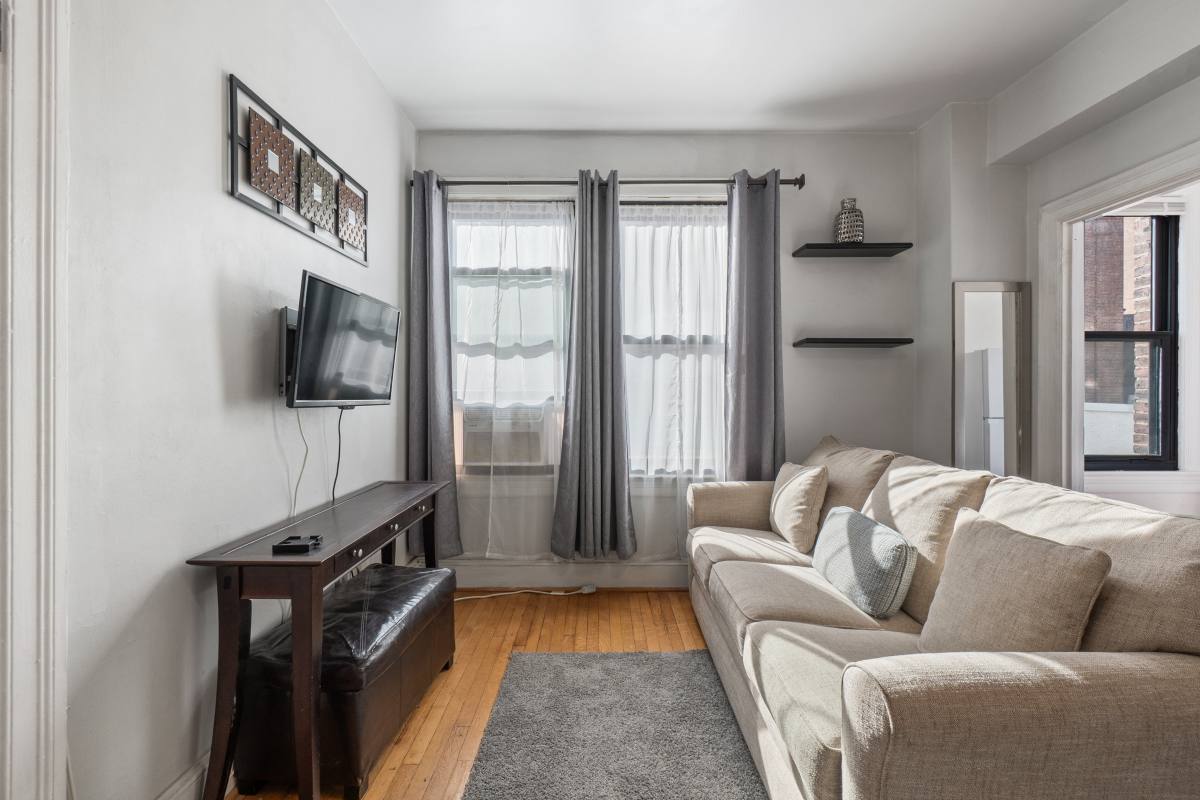 Apartment for rent at 1101 L St NW #308, Washington, DC 20005