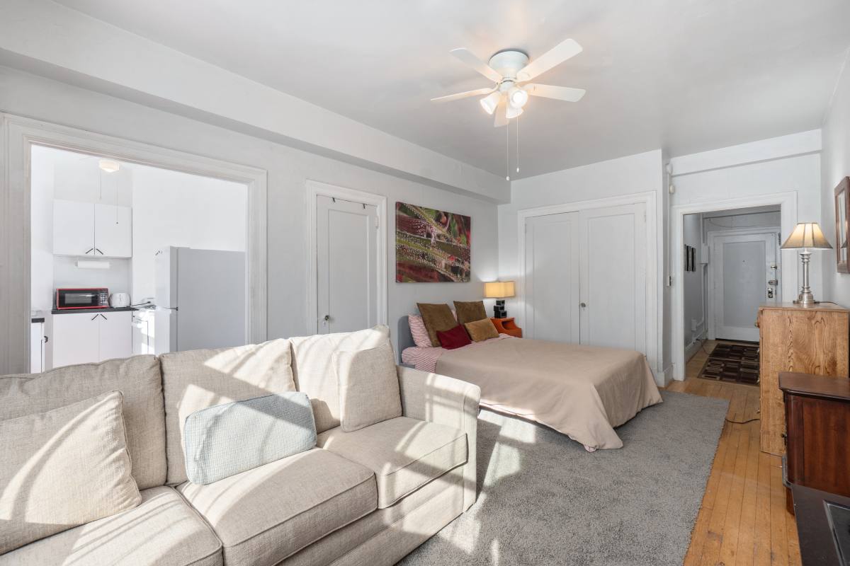 Apartment for rent at 1101 L St NW #308, Washington, DC 20005