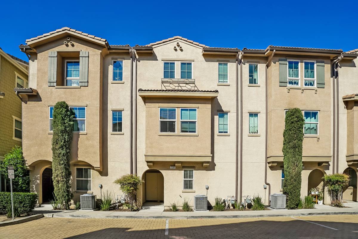 Townhouse for rent at 7235 N Cedar Rd, Van Nuys, CA 91405