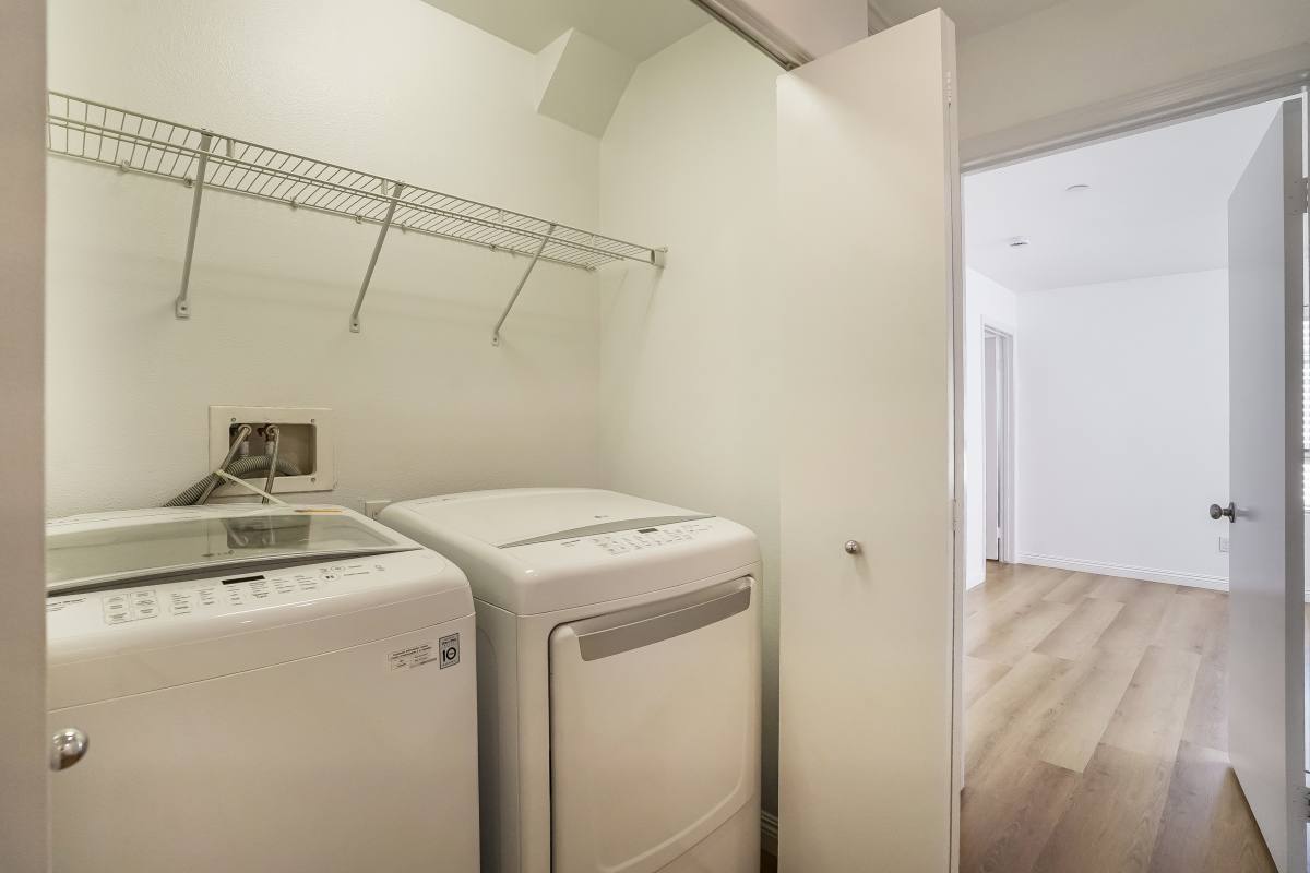 Townhouse for rent at 7235 N Cedar Rd, Van Nuys, CA 91405