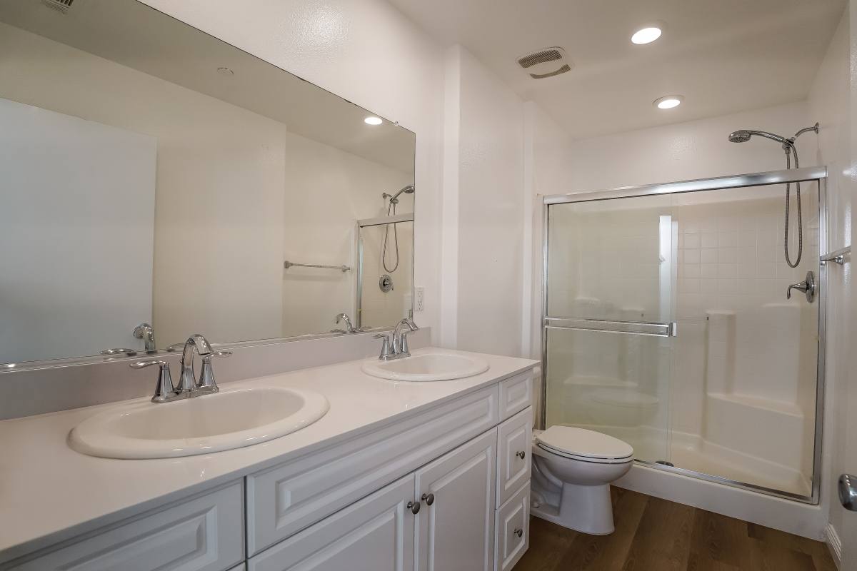 Townhouse for rent at 7235 N Cedar Rd, Van Nuys, CA 91405