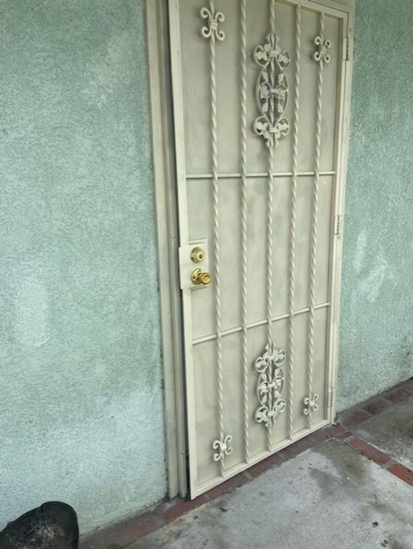 Apartment for rent at 5928 Gotham St, Bell Gardens, CA 90201