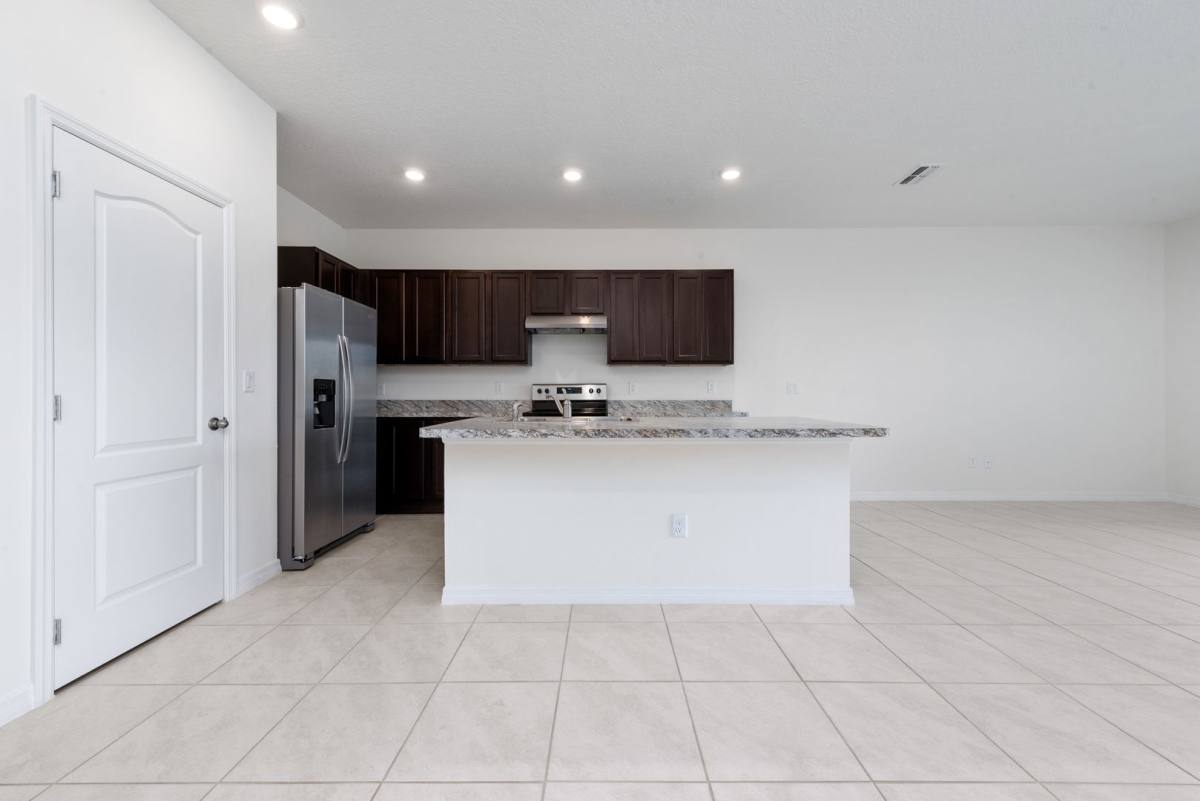 Townhouse for rent at 1153 Blue Jay Dr, Davenport, FL 33837