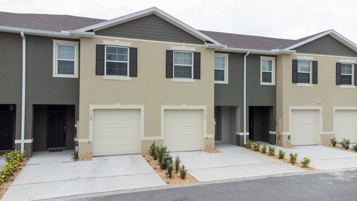 Townhouse for rent at 1153 Blue Jay Dr, Davenport, FL 33837
