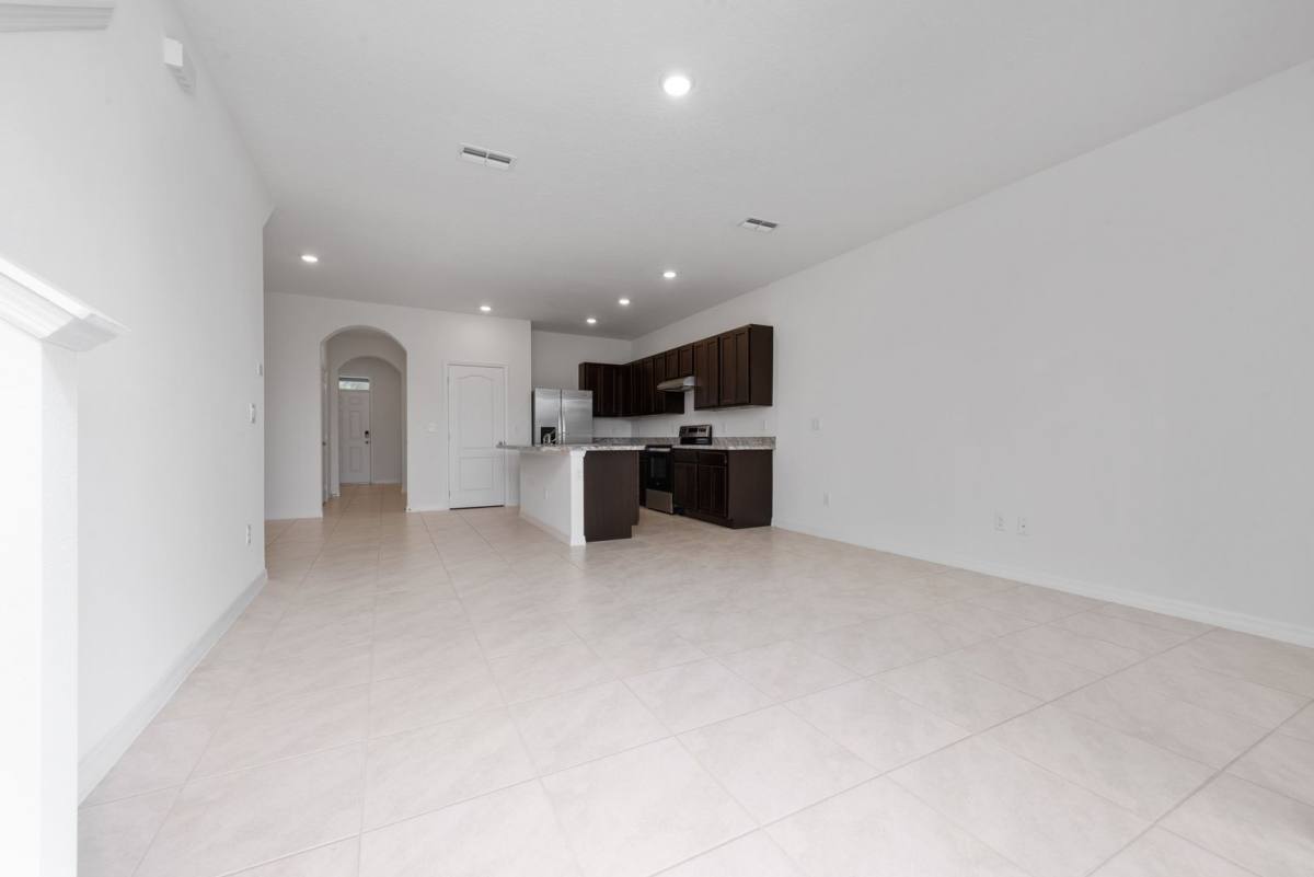 Townhouse for rent at 1153 Blue Jay Dr, Davenport, FL 33837