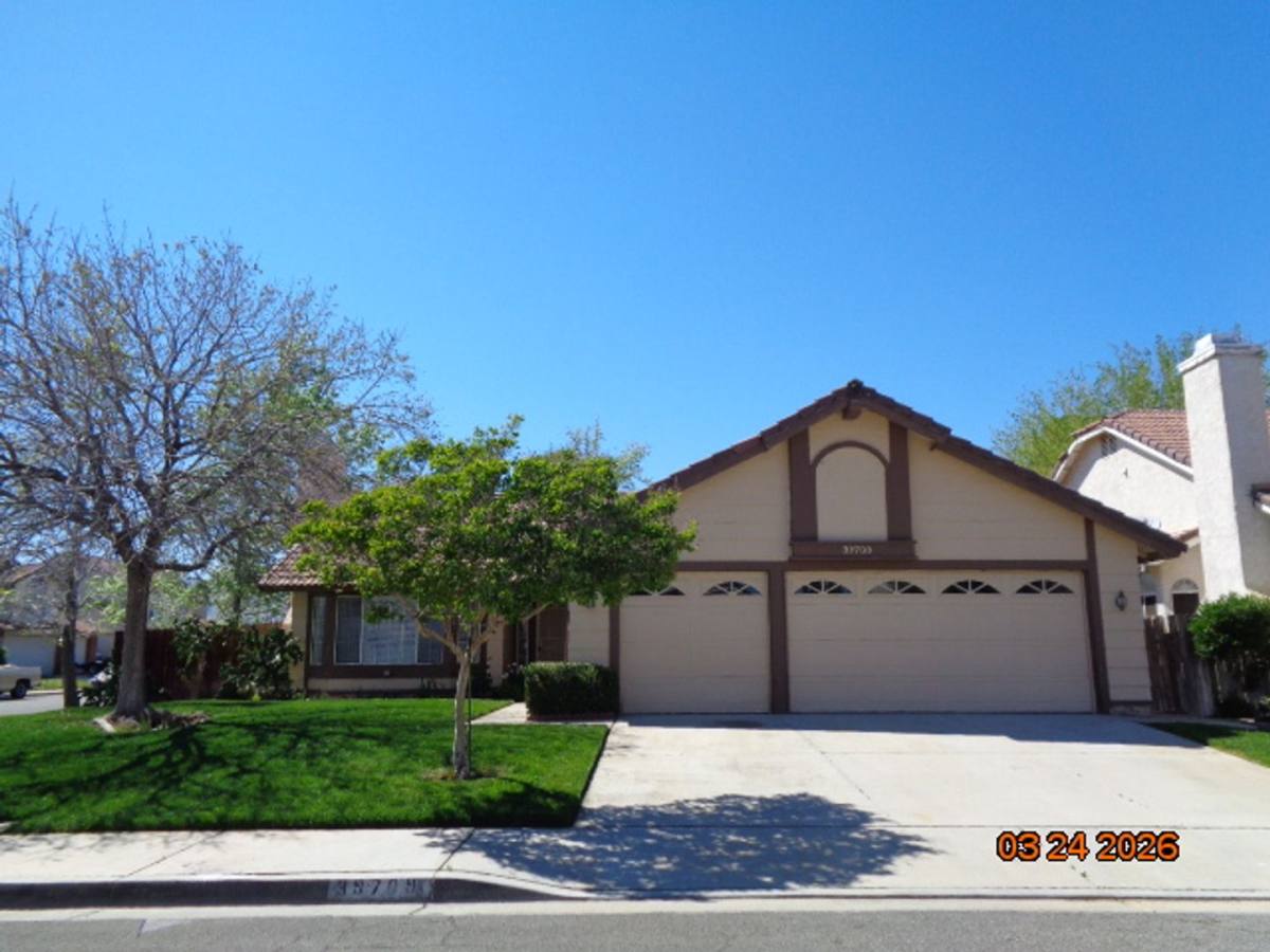 House for rent at 39709 Larkspur Dr, Palmdale, CA 93551