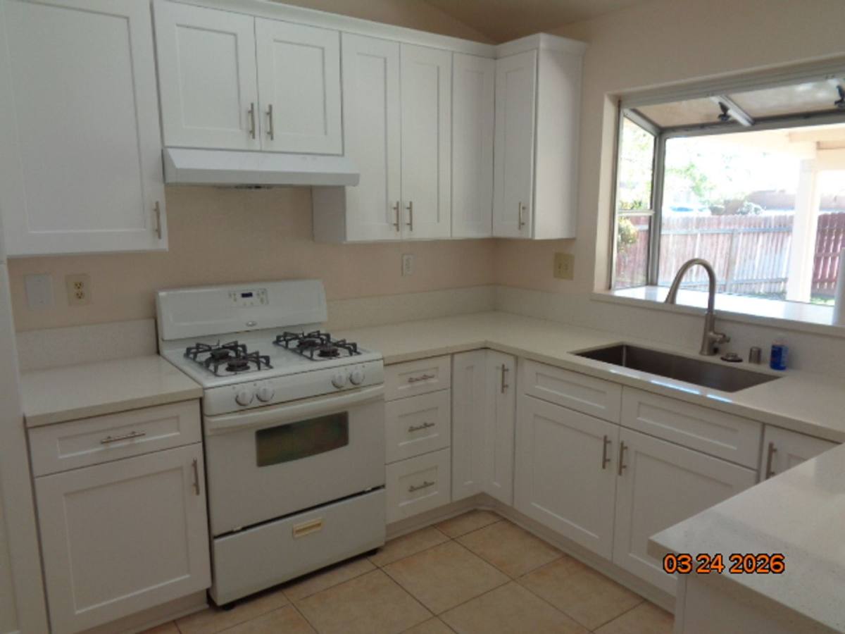 House for rent at 39709 Larkspur Dr, Palmdale, CA 93551