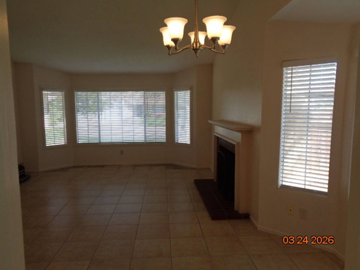 House for rent at 39709 Larkspur Dr, Palmdale, CA 93551