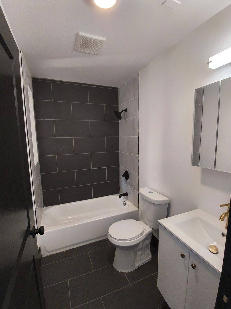 Apartment for rent at 11 Thomas St, Newark, NJ 07114
