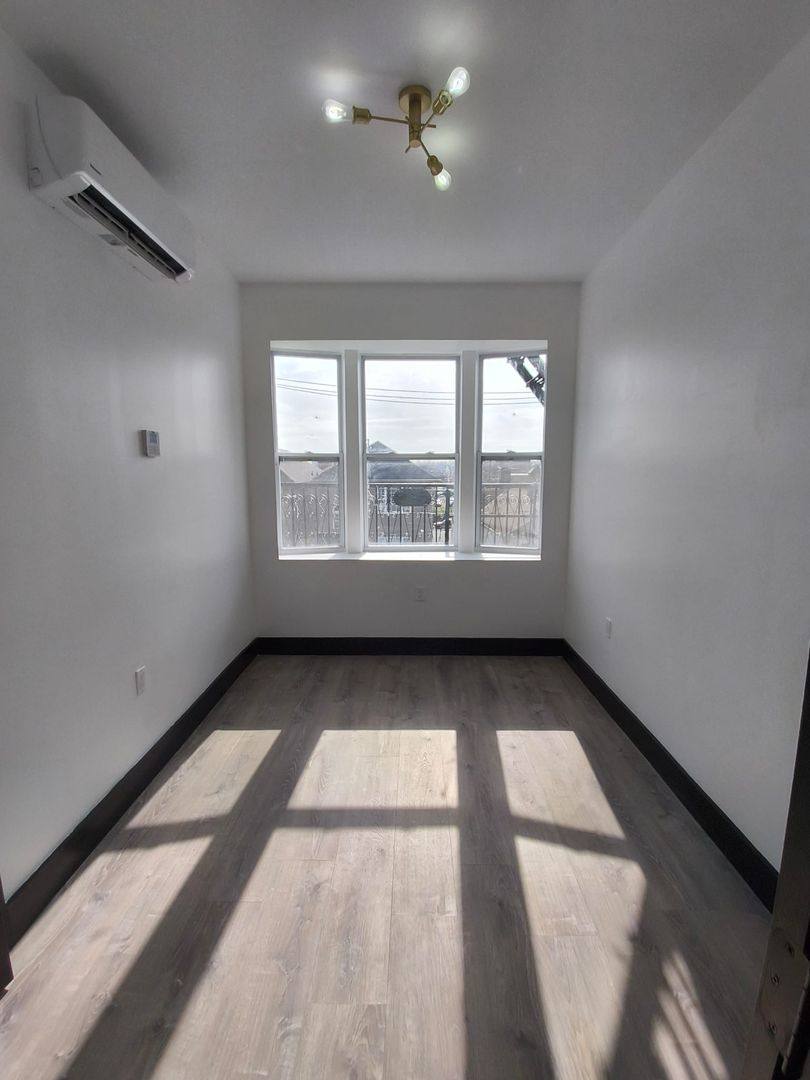 Apartment for rent at 11 Thomas St, Newark, NJ 07114
