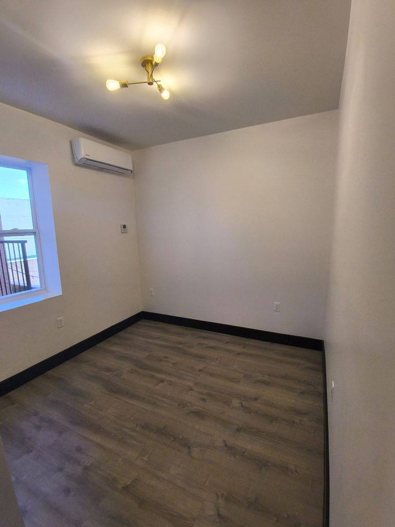 Apartment for rent at 11 Thomas St, Newark, NJ 07114