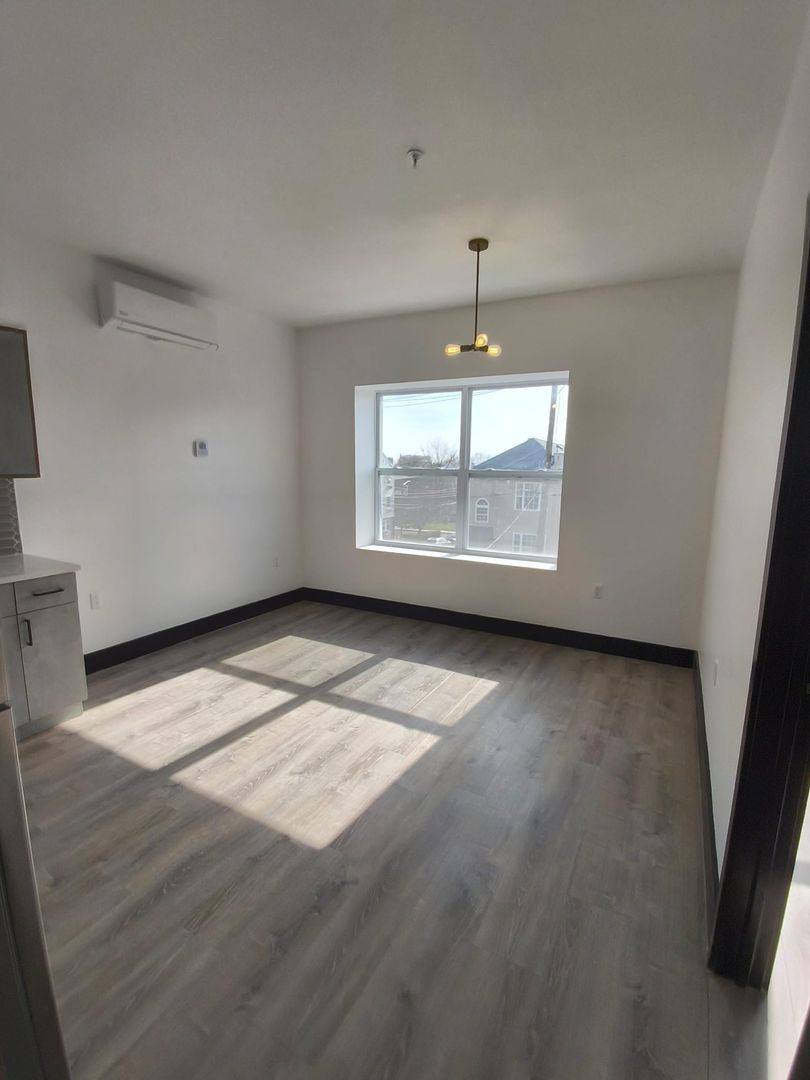 Apartment for rent at 11 Thomas St, Newark, NJ 07114