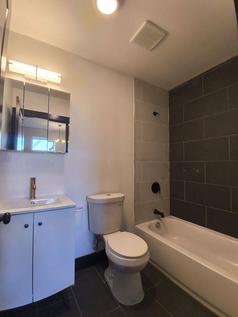 Apartment for rent at 11 Thomas St, Newark, NJ 07114
