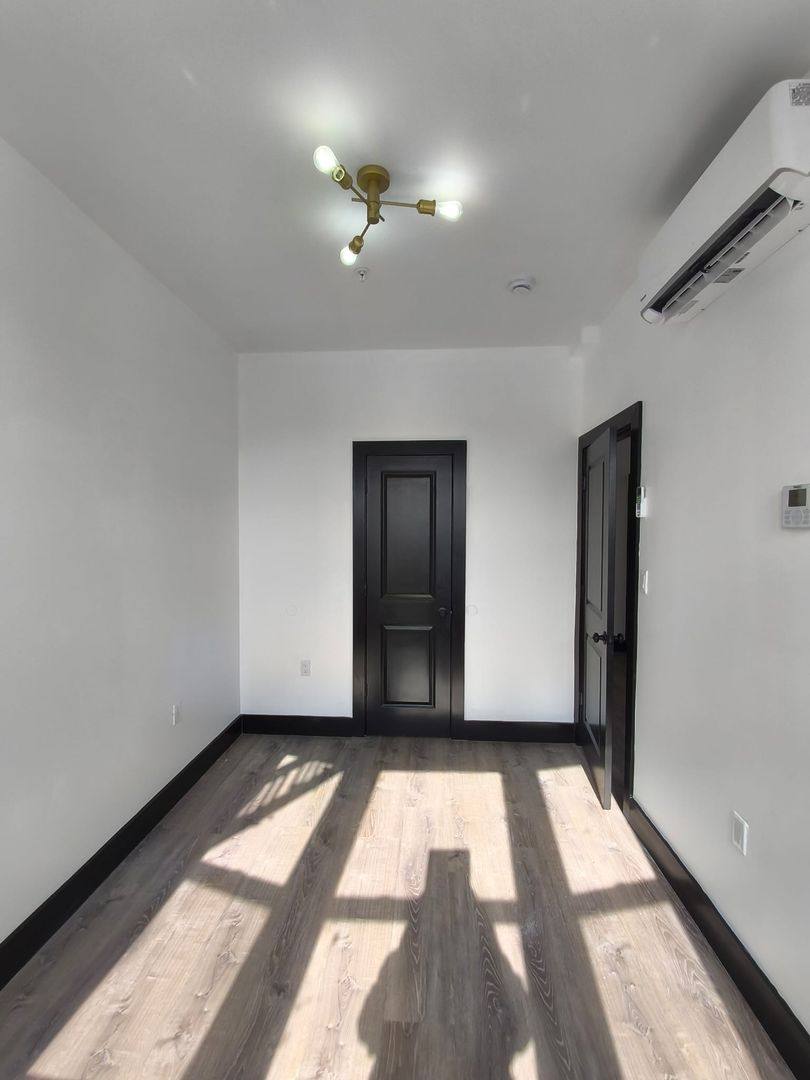 Apartment for rent at 11 Thomas St, Newark, NJ 07114