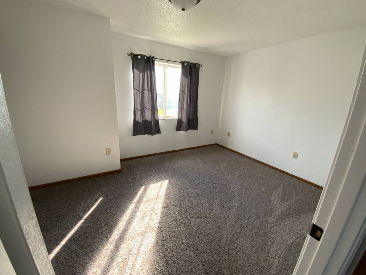 Apartment for rent at 208-220 Glenda Dr, Marshalltown, IA 50158