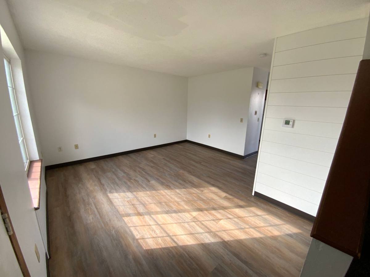 Apartment for rent at 208-220 Glenda Dr, Marshalltown, IA 50158