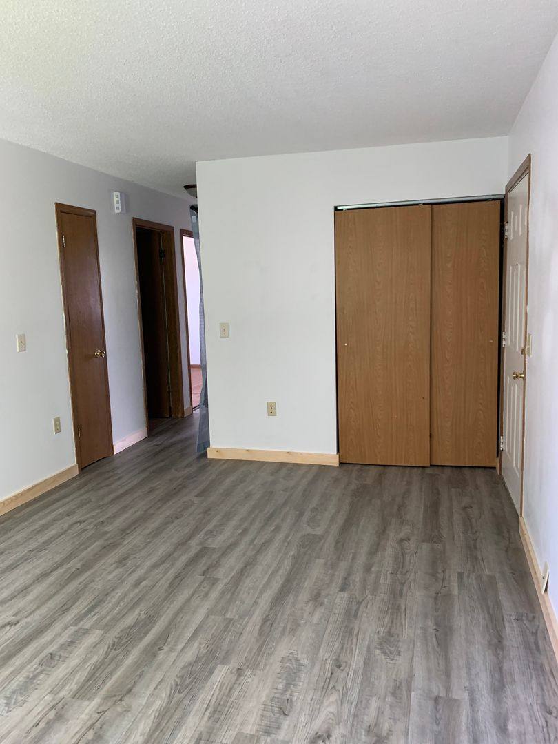 Apartment for rent at 208-220 Glenda Dr, Marshalltown, IA 50158