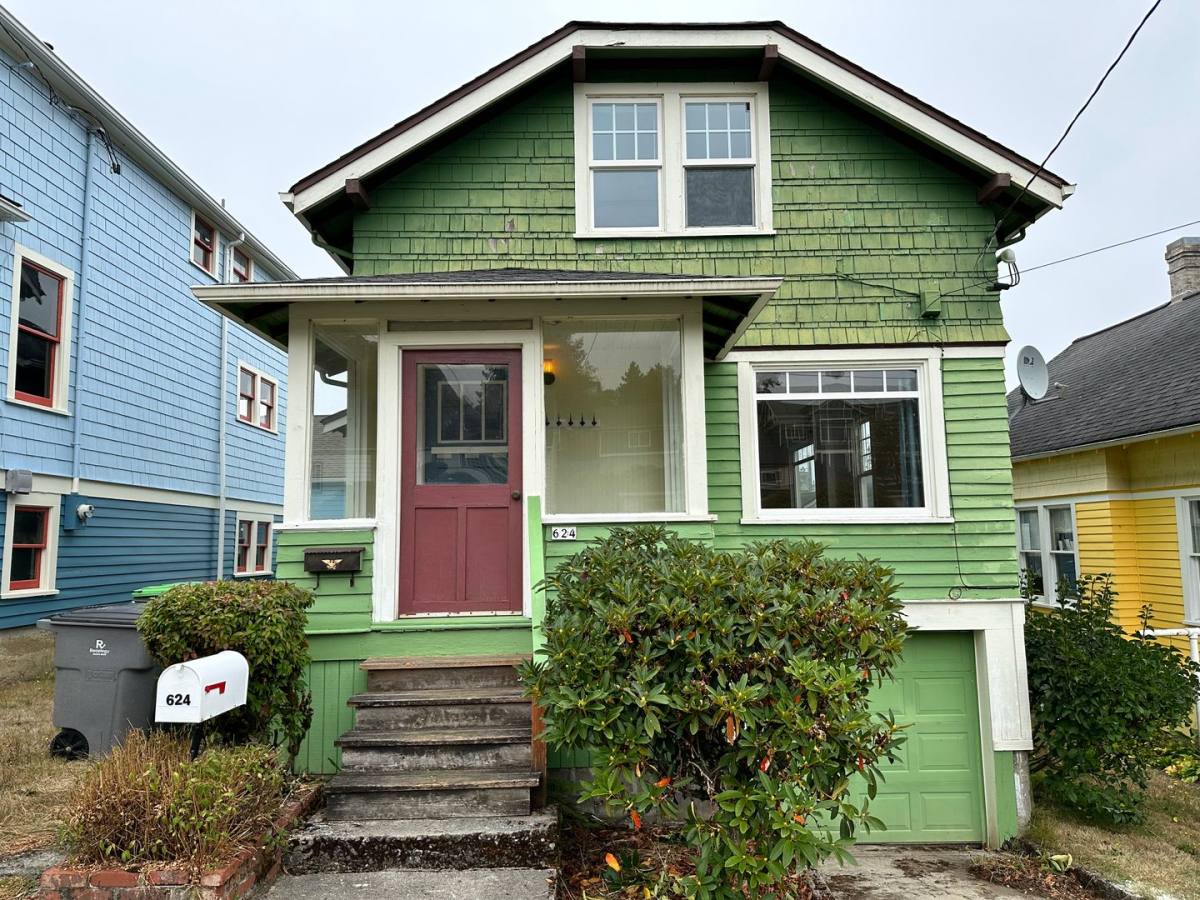 House for rent at 624 Harrison Ave, Astoria, OR 97103