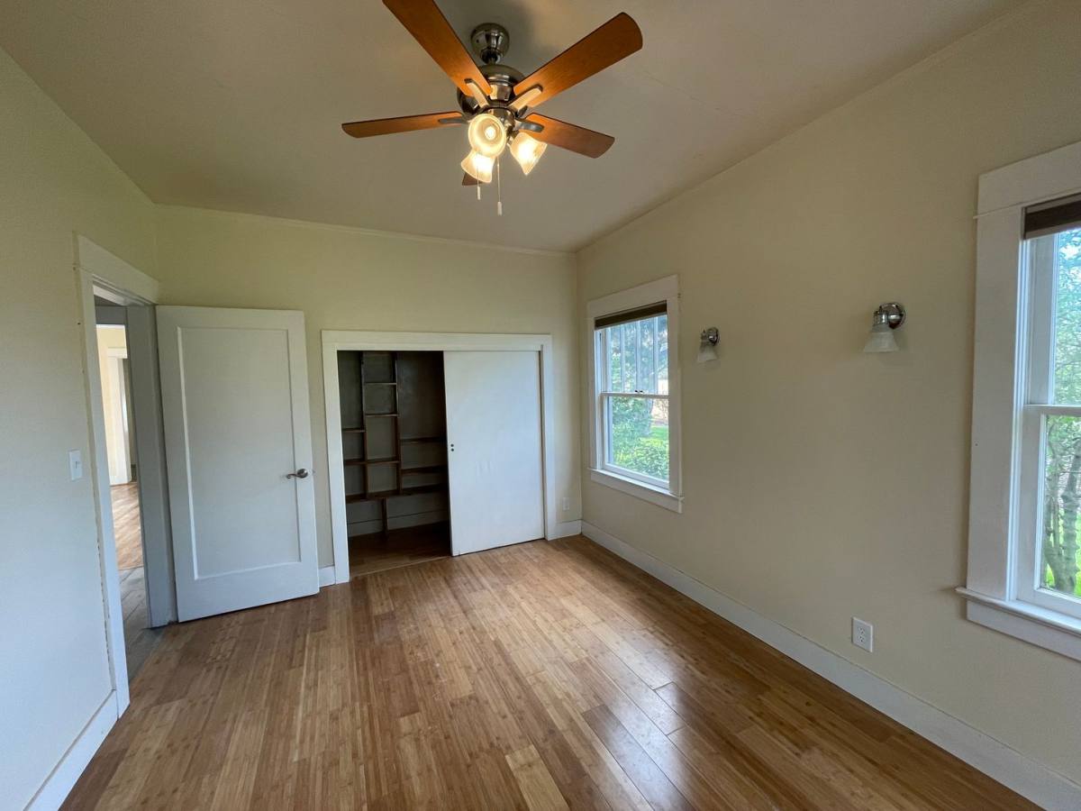 House for rent at 1001 Lozier Lane, Medford, OR 97501
