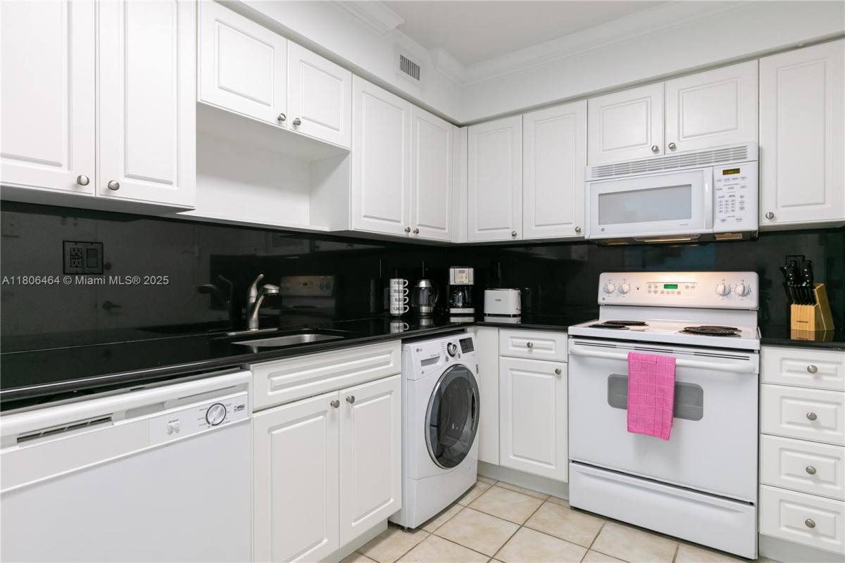 Condo for rent at 2501 S Ocean Dr #1008, Hollywood, FL 33019