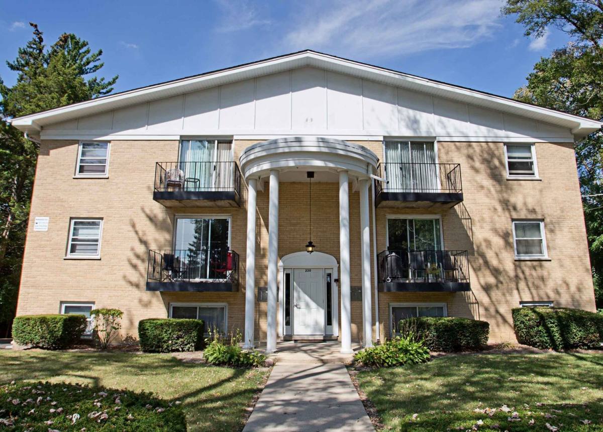 Apartment for rent at 220 E N Ave, Addison, IL 60101