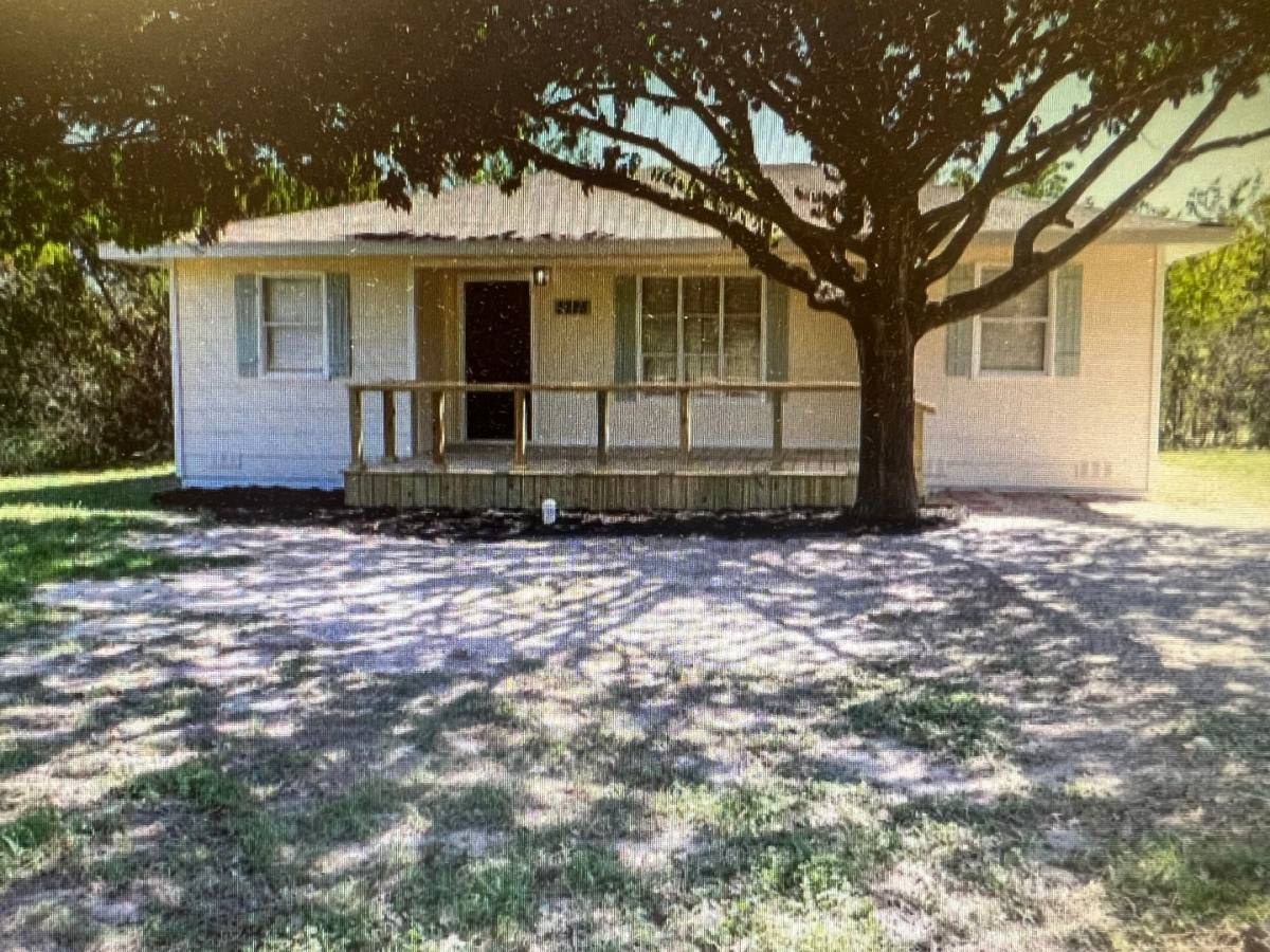 House for rent at 3225 Evergreen Dr, Granbury, TX 76048