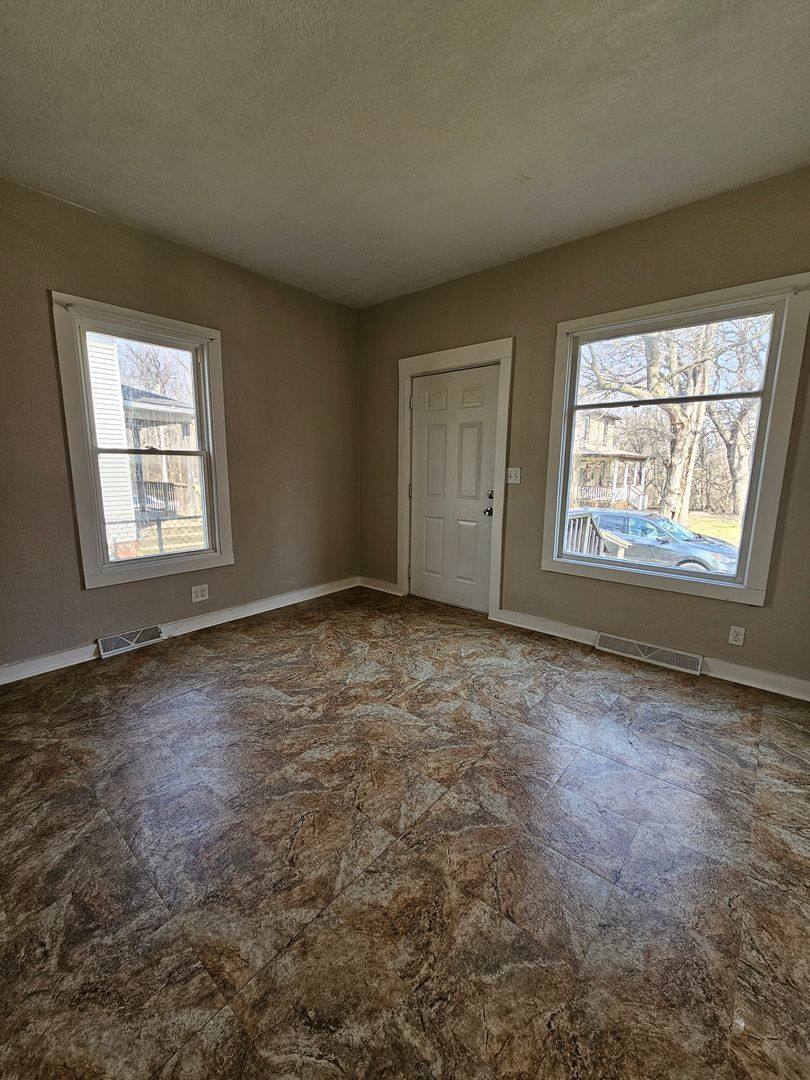 Apartment for rent at 208-210 13th Ave, Moline, IL 61265