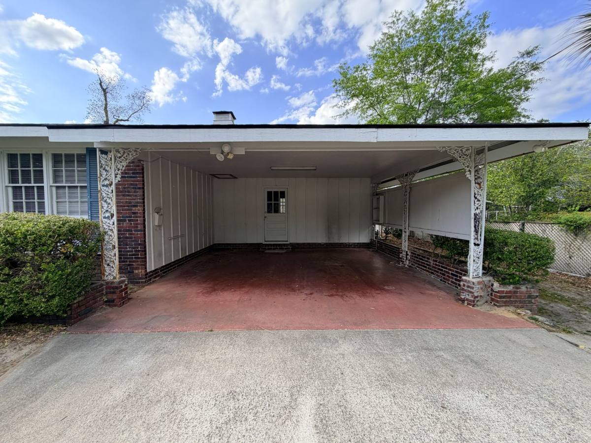House for rent at 1002 W Alden Ave, Valdosta, GA 31602