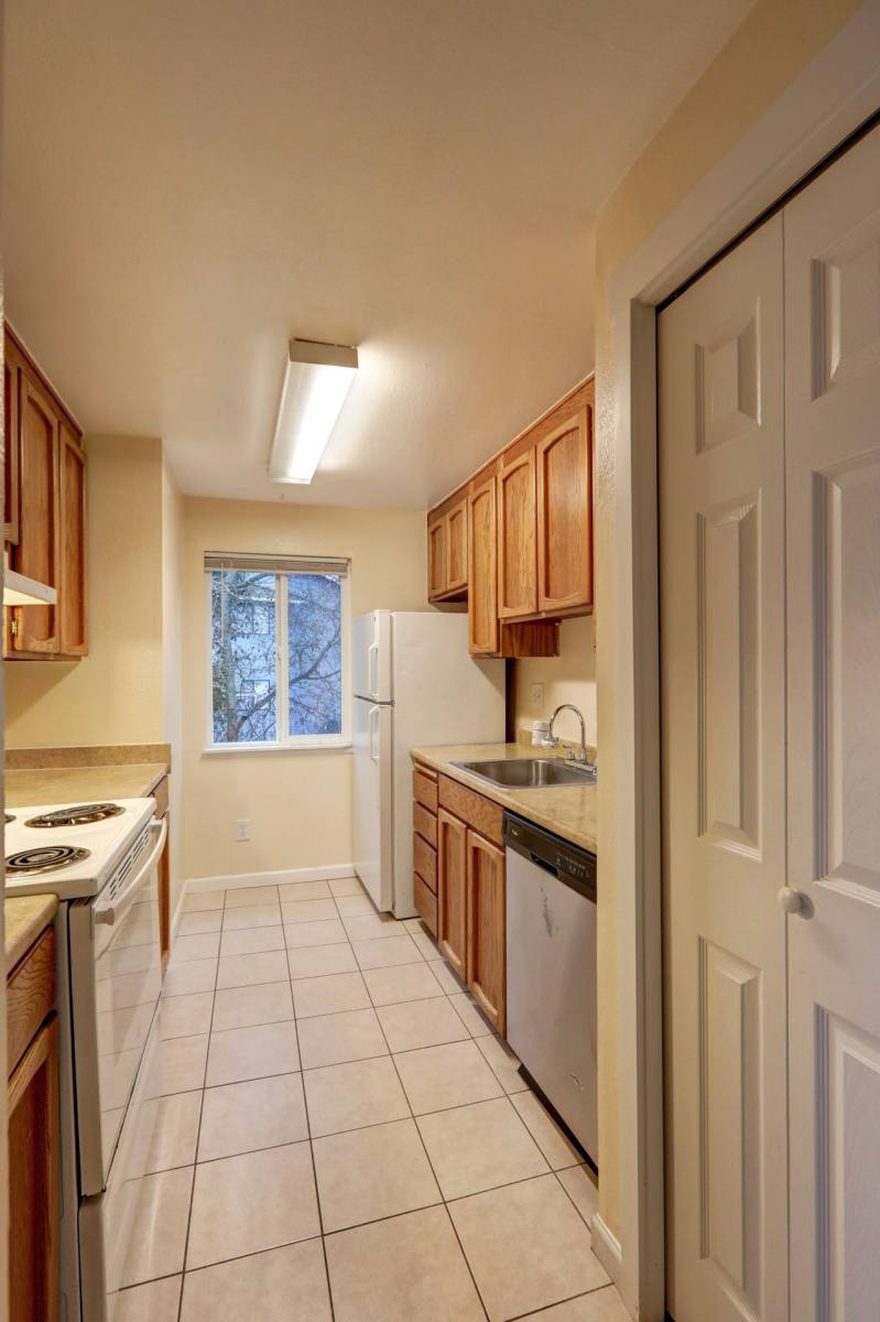 Apartment for rent at 106 Kensington Ave S, Kent, WA 98030
