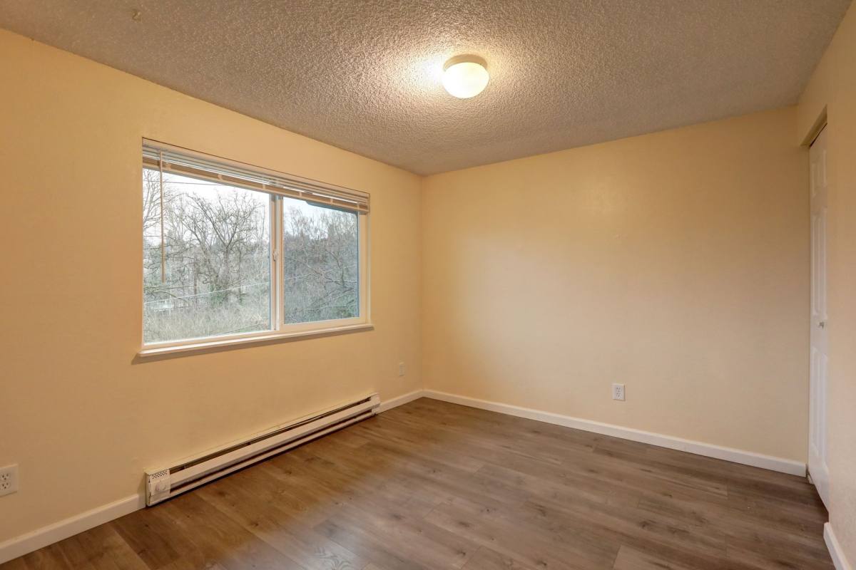Apartment for rent at 106 Kensington Ave S, Kent, WA 98030