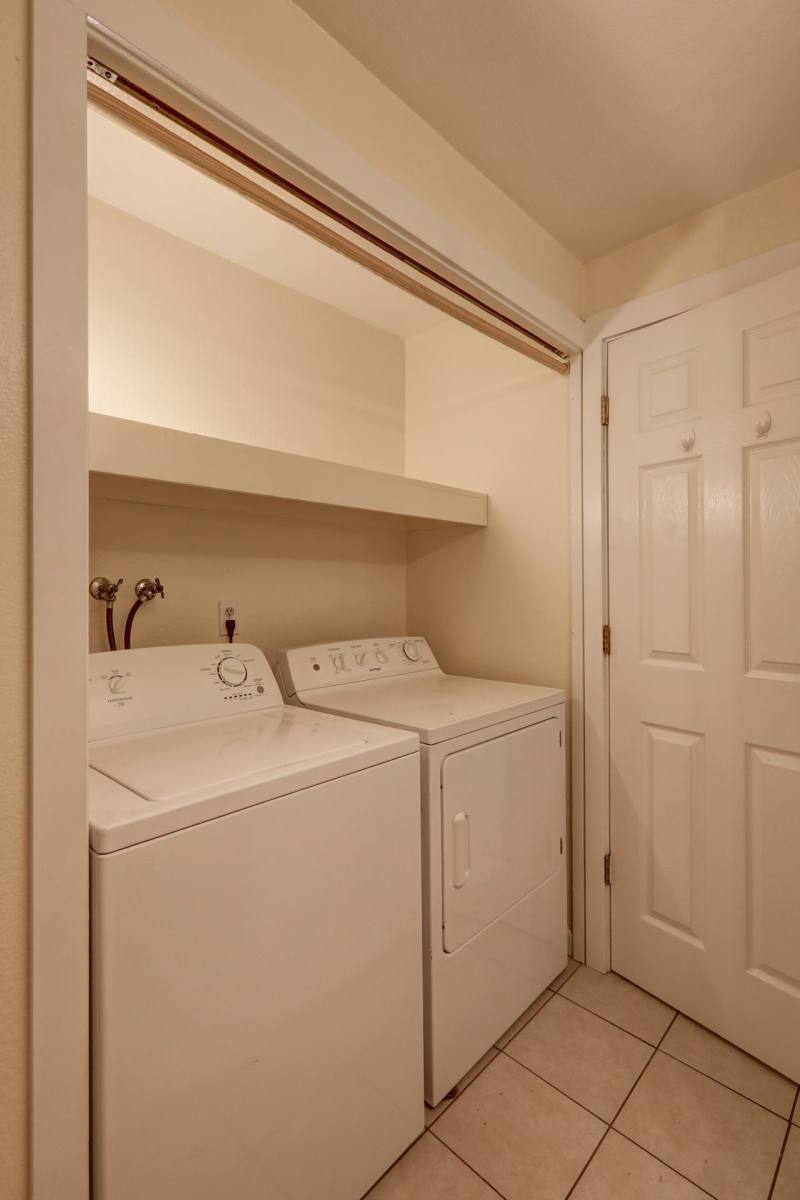 Apartment for rent at 106 Kensington Ave S, Kent, WA 98030