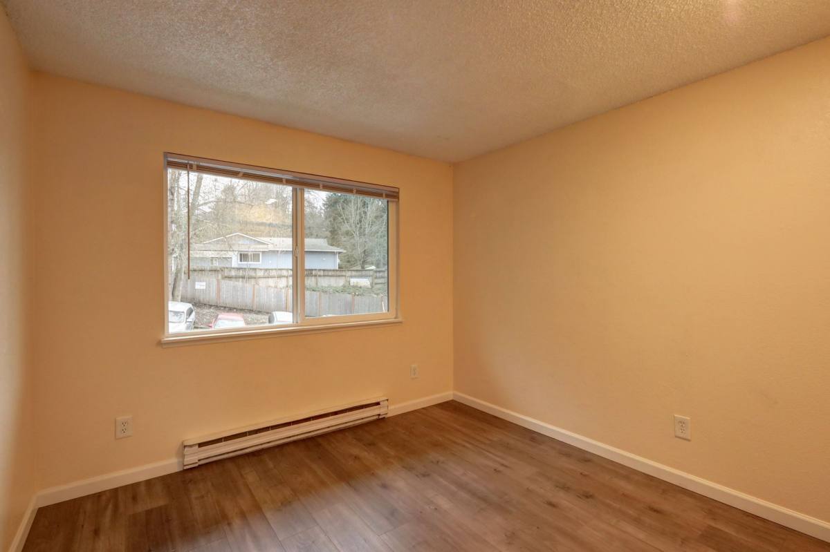Apartment for rent at 106 Kensington Ave S, Kent, WA 98030