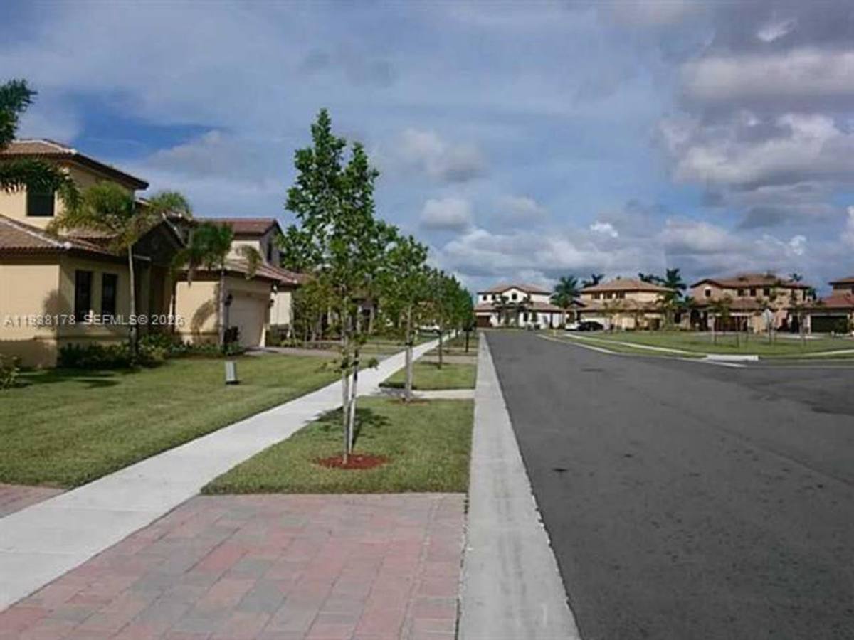 Apartment for rent at 191 SE 35th Ave, Homestead, FL 33033
