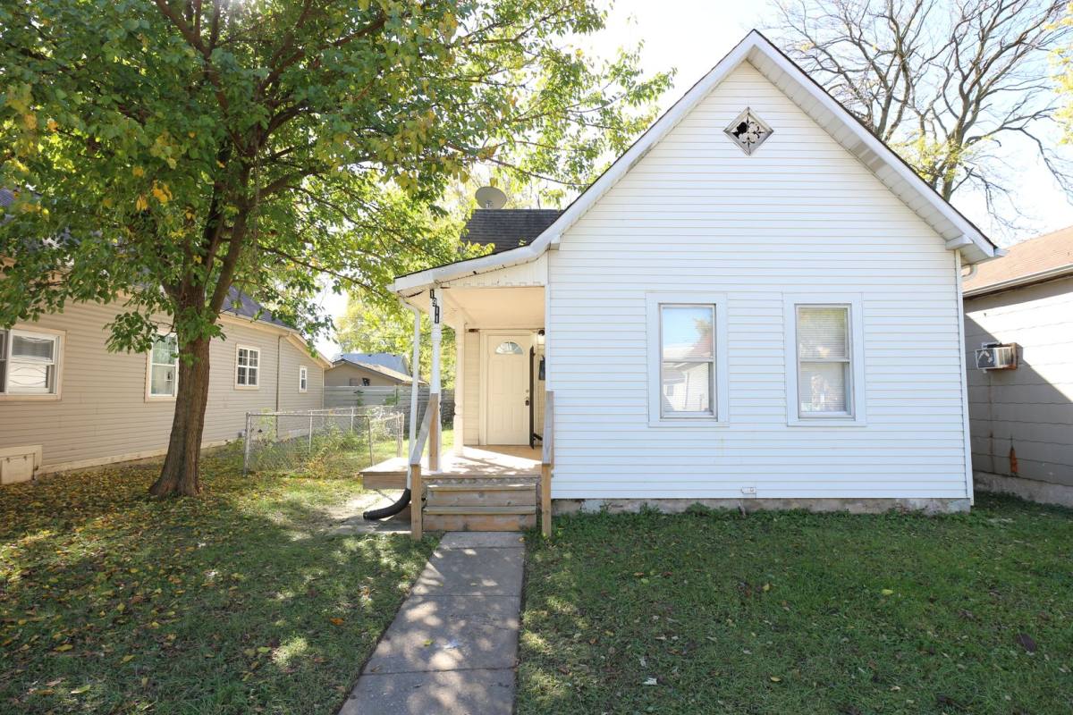 House for rent at 1911 Wilcox St, Indianapolis, IN 46222