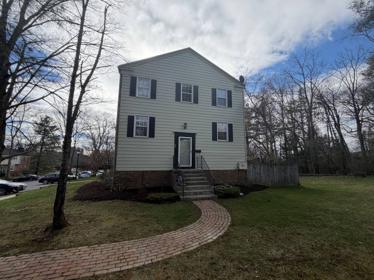 Townhouse for rent at 101 Southampton Court, Blacksburg, VA 24060