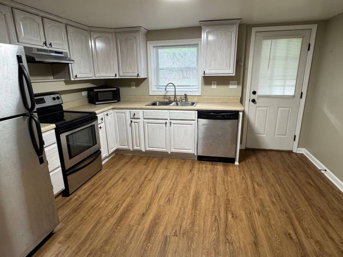 Apartment for rent at 2903 S Greenwood Dr, Johnson City, TN 37604