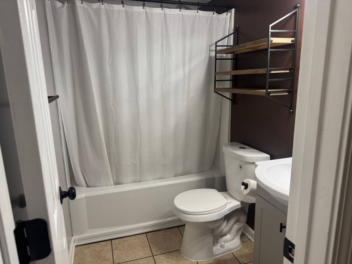 Apartment for rent at 2903 S Greenwood Dr, Johnson City, TN 37604