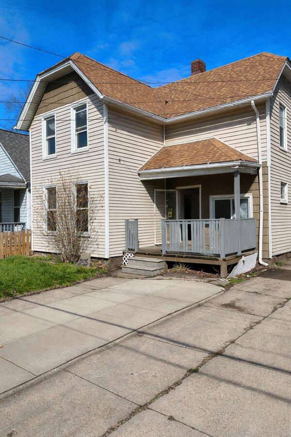 House for rent at 7425 Harvard Ave, Cleveland, OH 44105