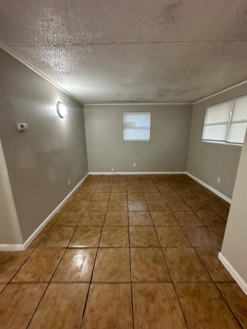 Apartment for rent at 2851 Sophia St, Jacksonville, FL 32254