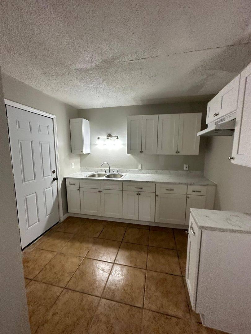 Apartment for rent at 2851 Sophia St, Jacksonville, FL 32254