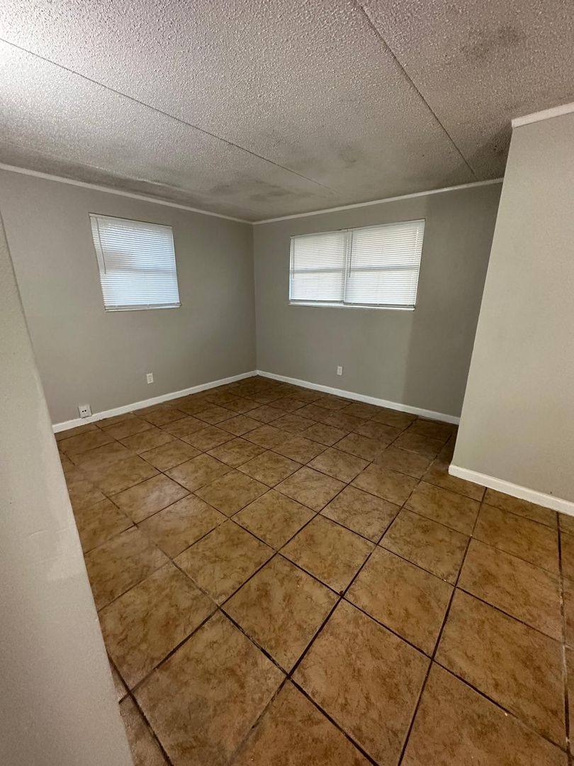 Apartment for rent at 2851 Sophia St, Jacksonville, FL 32254
