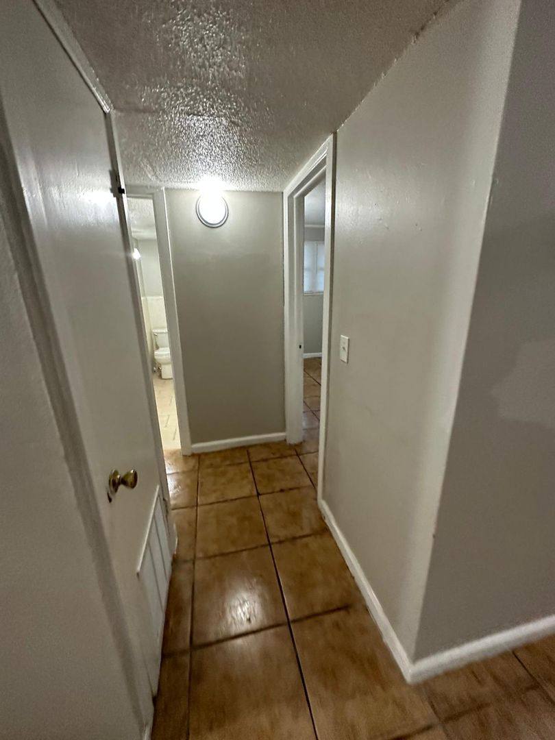 Apartment for rent at 2851 Sophia St, Jacksonville, FL 32254
