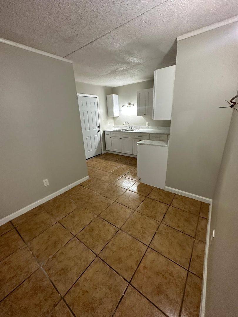 Apartment for rent at 2851 Sophia St, Jacksonville, FL 32254