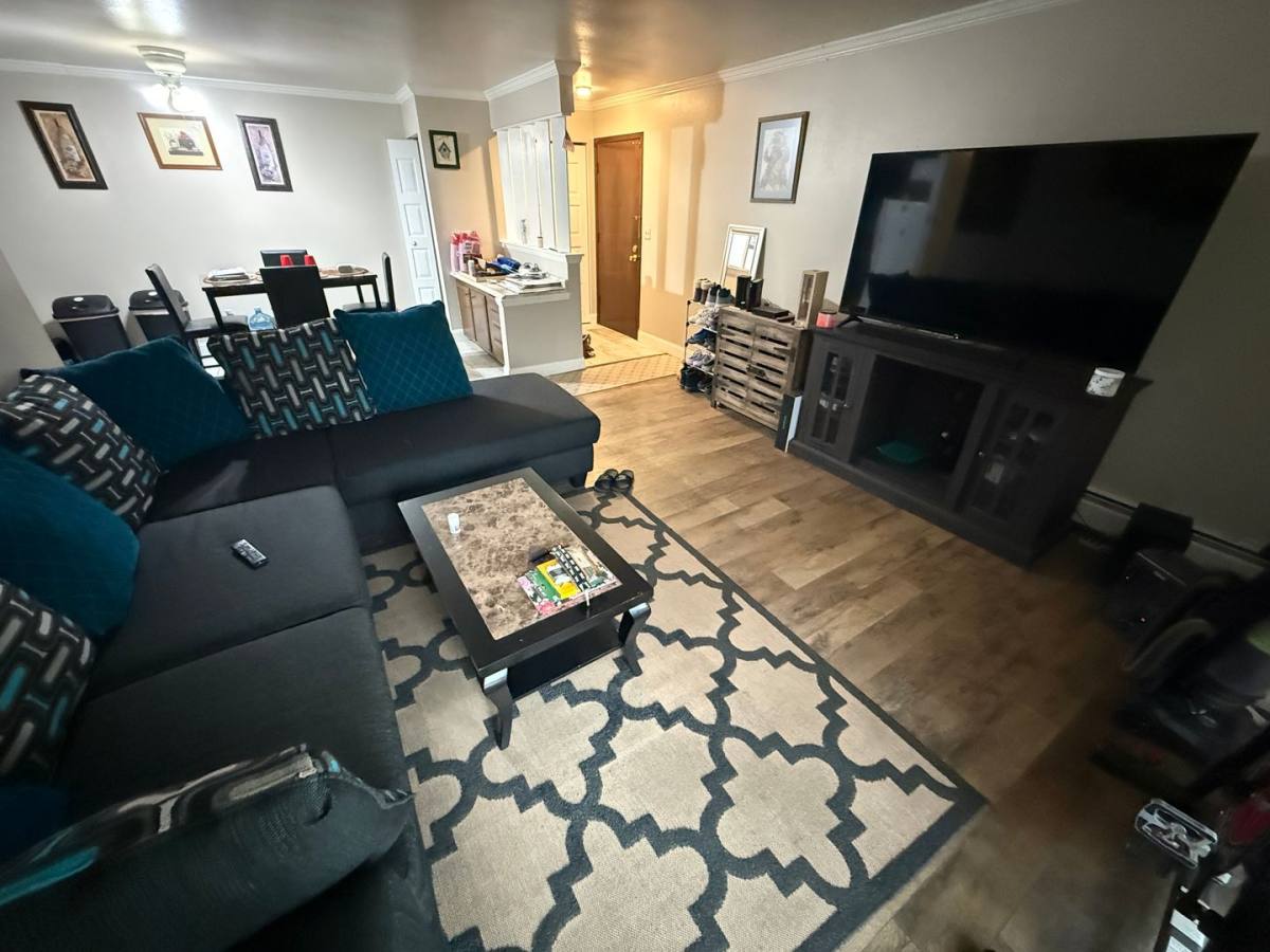 Apartment for rent at 202 Williamsburg Dr, Mequon, WI 53092