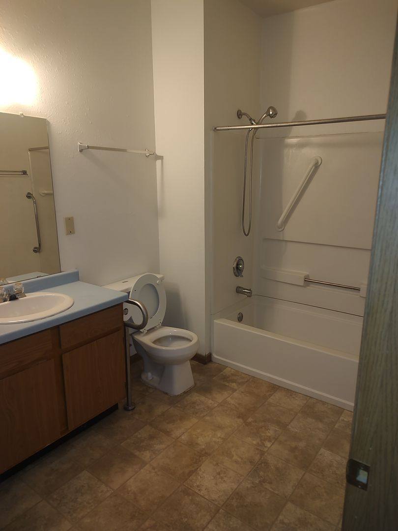 Apartment for rent at 1130 Carlisle Ave, Racine, WI 53404