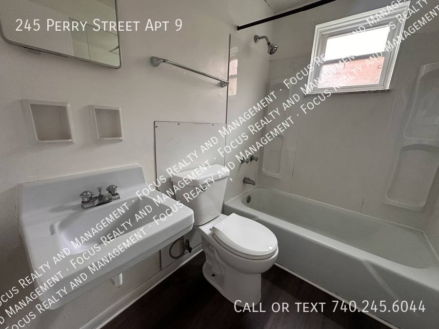 Apartment for rent at 245 Perry St #9, Lancaster, OH 43130